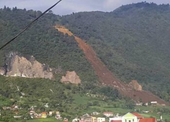 Mueren 11 personas por deslave en Guatemala