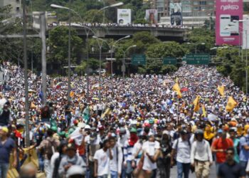 Fuerte aumento de solicitudes de asilo de venezolanos a EEUU