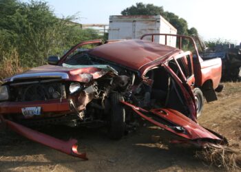 Comerciante murió al estrellar su camioneta en Barcelona