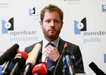 Puigdemont y exconsejeros se entregaron en Bélgica