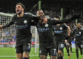 Manchester City alcanza récord de puntos y sigue cómodo en cúspide de Inglaterra
