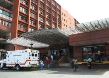Un joven cayó sin vida presuntamente  al medirse con oficiales