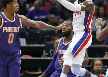 Detroit derrotó a Phoenix y sigue al frente de la División Central
