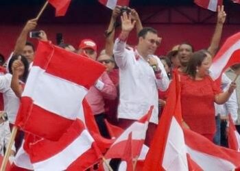 Luis Zelaya ofrece reformar un país reviviendo al centenario Partido Liberal