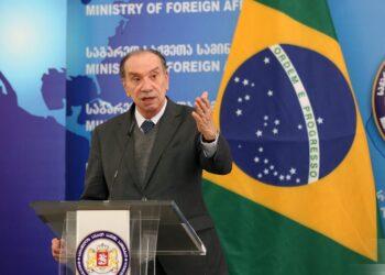 Brasil considera "absurdo" prohibir a partidos de oposición disputar en elecciones