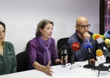 Asesores: Gobierno suprime derechos en lugar de negociar