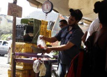 “Ahora uno tiene que pagar hasta la bolsa de las compras”