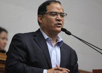 Decreto sobre partidos es mala señal para diálogo, dice oposición
