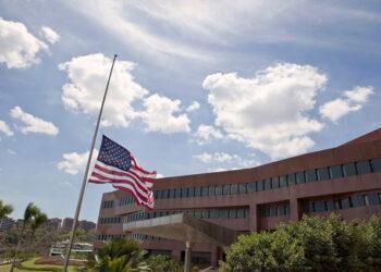 Embajada EEUU en Venezuela pide a Maduro liberación de "prisioneros políticos"