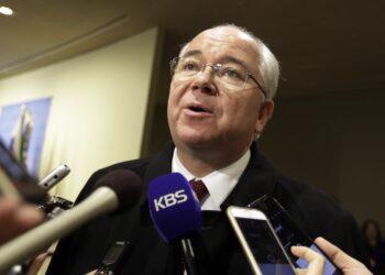 Fiscalía abre investigación a exministro Rafael Ramírez
