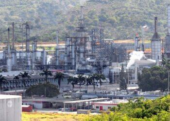 Craqueador catalítico de refinería Puerto La Cruz reiniciará tras mantenimiento