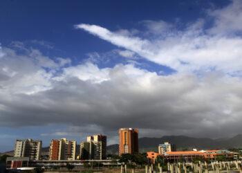 Lluvias y lloviznas aisladas de corta duración este martes en Oriente y Sur del país