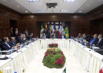 Gobierno y oposición venezolana reanudan el diálogo en Santo Domingo