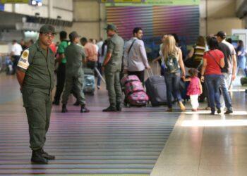 Liberan a detenidos de ONG que llevaría más de 100 niños a Perú