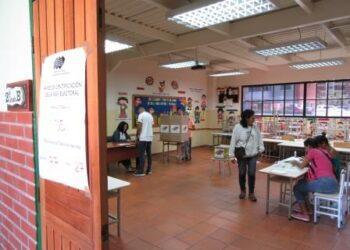 Oposición llama a activar  la unidad y chavismo augura buen 2018