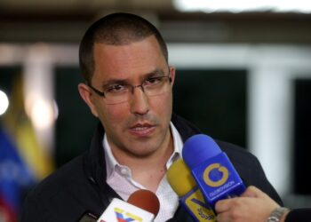 Canciller Arreaza acusa a EEUU de boicotear diálogo