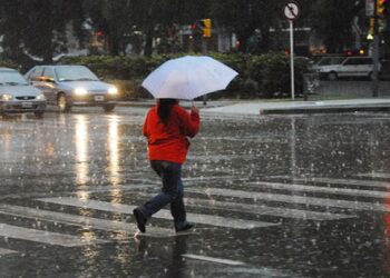Lluvias y lloviznas intermitentes este jueves en gran parte del país