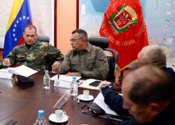 Gobierno custodiará los supermercados tras saqueos