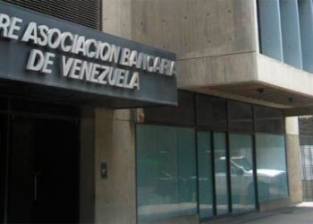 Banca privada dice que operar es inviable en hiperinflación