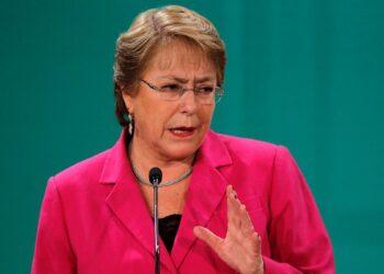 Presidenta de Chile cierra 2017 con aprobación del 39 %, su mejor cierre de año