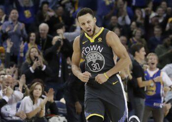 Un Curry inspirado lideró la paliza de Warriors sobre Clippers en la NBA