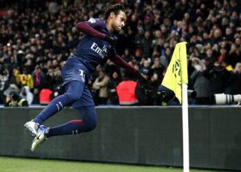 Neymar montó un espectáculo ofensivo y PSG trituró al Dijon en la liga francesa
