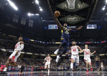 Collinson y Oladipo destacaron en lauro de Pacers sobre Suns