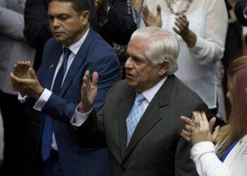 Omar Barboza insiste en reconstrucción de la oposición