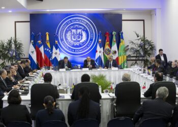 Ni Gobierno ni oposición asistieron a Dominicana
