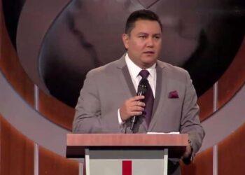 Pastor venezolano señalado en papeles de Panamá aspirará a la presidencia