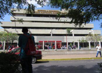 Devolvieron  a gobernación  los peajes y una clínica