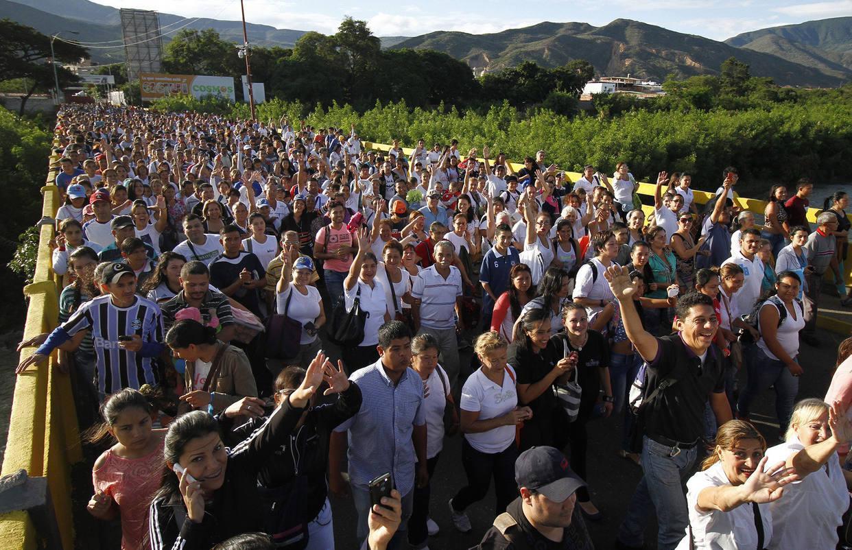 Salir de Venezuela un viaje en una caravana de la miseria El Tiempo