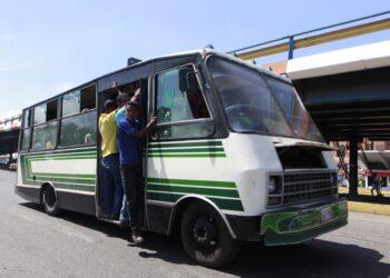 Choferes podrán cobrar Bs 2.500 sólo jueves, viernes y domingo