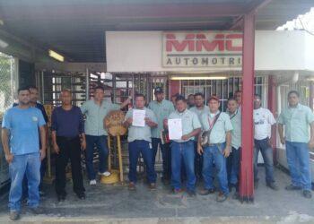 Trabajadores de Mitsubishi tomaron portones de la empresa en reclamo de pasivos laborales