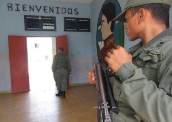 9 mil 700 funcionarios de seguridad tomaron centros de votación