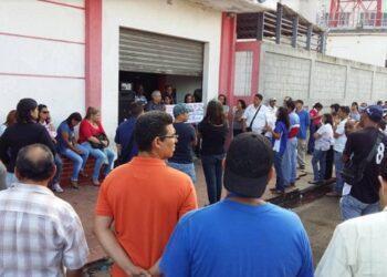 Trabajadores de Corpoelec continúan en protesta por un salario digno