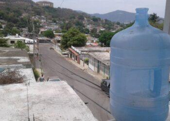 Sectores de Puerto La Cruz estuvieron sin agua este martes