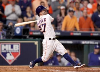 Altuve jonroneó en triunfo de Astros y Odor largó el 18 en caída de Rangers