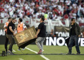 Conmebol posterga para domingo la final de la Libertadores