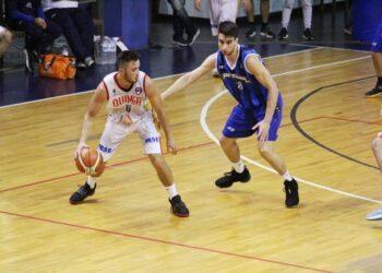 José Bracho se adaptó al sistema del baloncesto argentino