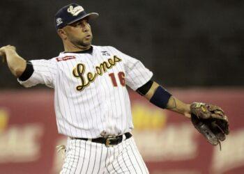 Leones dejó en el terreno a Águilas en la despedida de Alex González