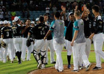 Bravos se amparó en su paciencia para fabricar un rally y derrotar a Caribes
