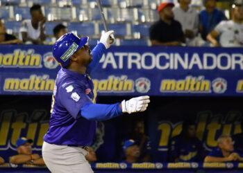 Guiado por Delmon Young, Navegantes le ganó a Cardenales