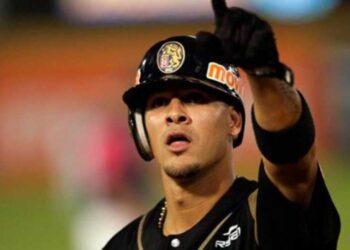 El jardinero Félix Pérez volverá al circuito criollo con Leones del Caracas