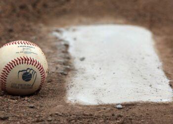 Suspendido el juego Tiburones vs Águilas de este domingo