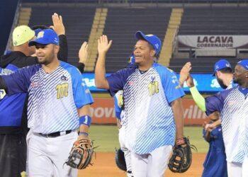 A fuerza de cuadrangulares, Navegantes superó a Águilas en Valencia