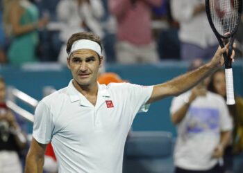 Federer avanza a 4ta ronda del Abierto de Miami
