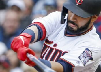 Doblete de González dio la primera victoria a Mellizos