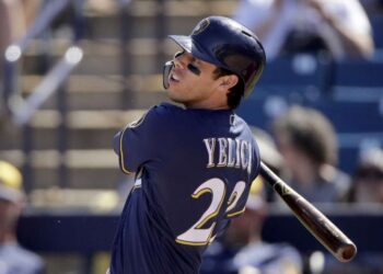Yelich y Cerveceros buscan otra temporada de playoffs