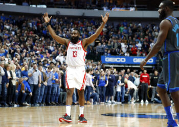 Houston se impuso por mínima diferencia a Dallas